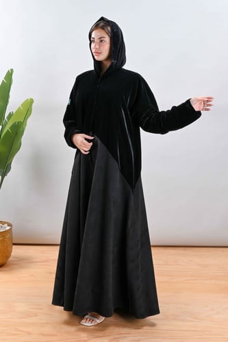 عباية مخمل شتوي بتدخيلة قماش شمواه