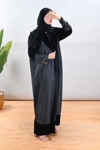 عباية شتوي جكار على مخمل