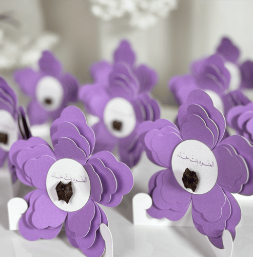 توزيعات العود بشكل وردة عدد 10