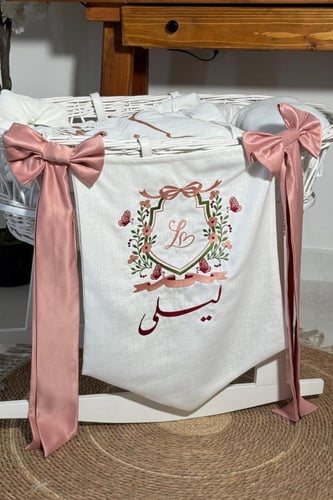 بنر سرير مواليد مع التطريز