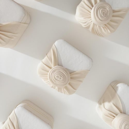 منظم مجوهرات سكري