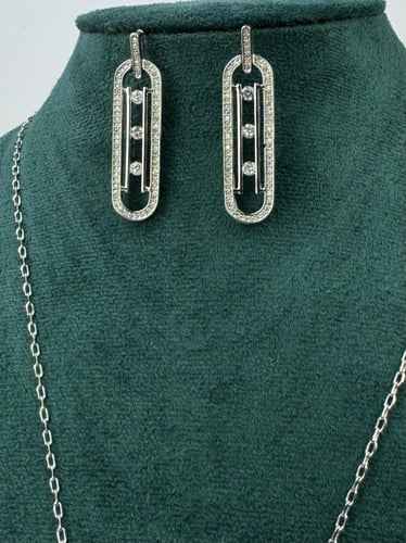 طقم سلسال سبحه مستوحى من ماركة ميسيكا