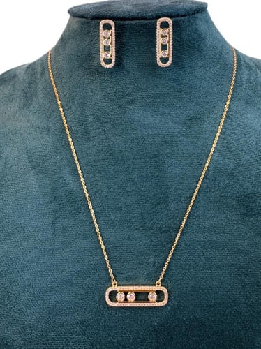 طقم سلسال وحلق ذهبي مستوحى من ميسيكا