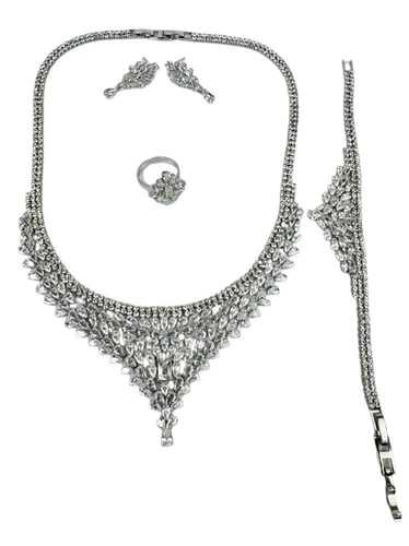 طقم زركون فاخر بتصميم أنيق