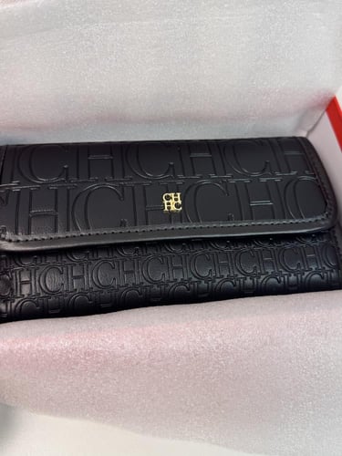 شنطه كارولينا هيريرا مع كامل ملحقاتها