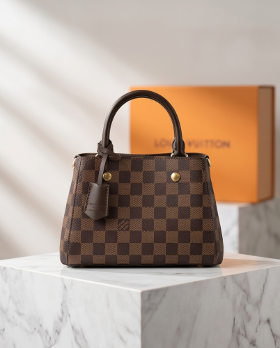 لويس فيتون مقاس 18 cm