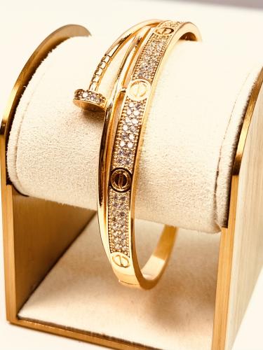 سوار وخاتم ذهبي مستوحى من كارتير