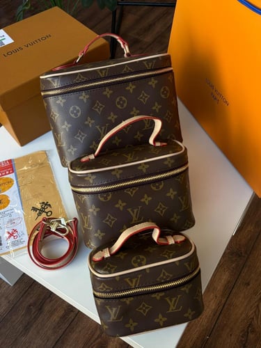 طقم لويس فيتون 3 قطع مع الملحقات