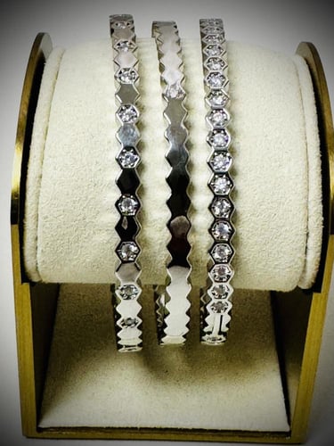 طقم 3اساور وخواتم شوميه