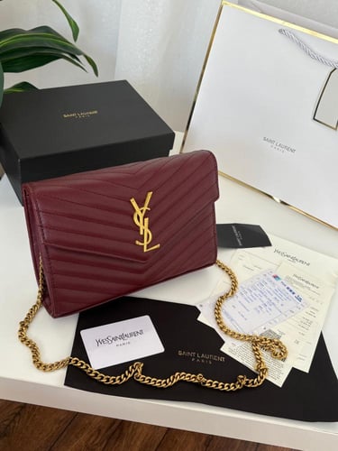 شنطه سان لوران مع كامل ملحقات