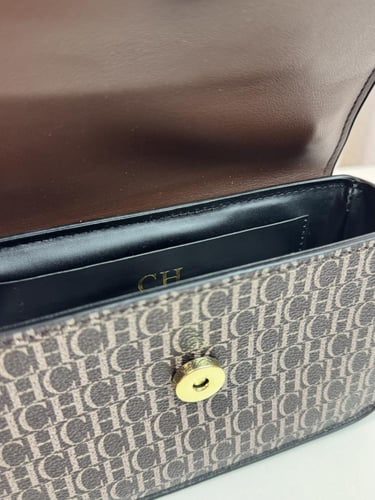 شنطه كارولينا هيريرا مع كامل ملحقاتها