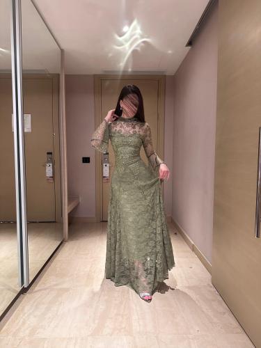 Evening dress with four different colors