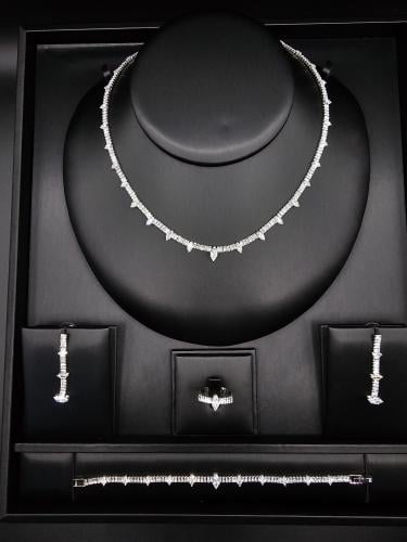 Tiya set