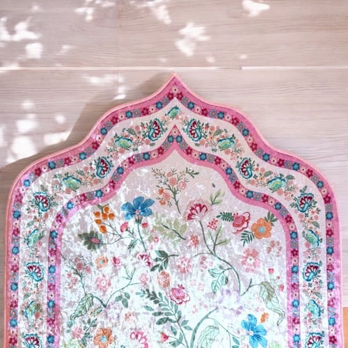 سجادة صلاة نقش تركي ✨