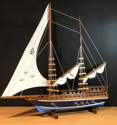 مجسم قارب شراعي