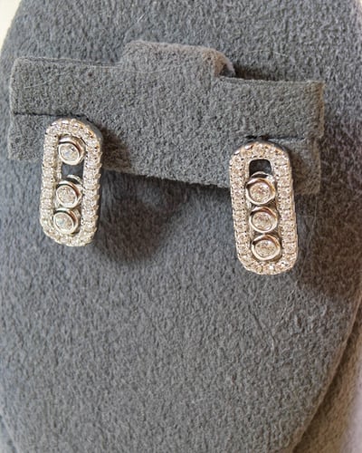 نصف طقم فضة 925 فاخر بتصميم هندسي مرصّع بالأناقة ⭐...