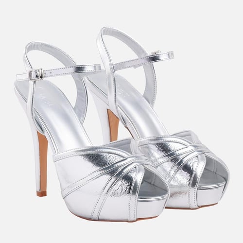 طقم كاجوال باللون الفضي