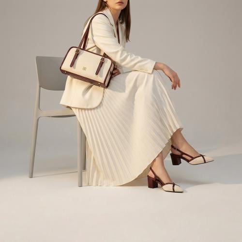 طقم كاجوال باللون العودي