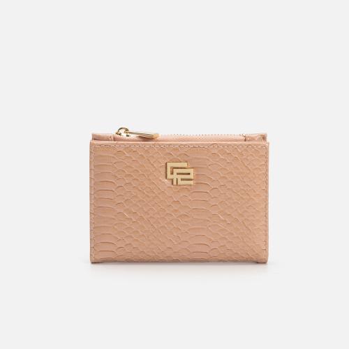 محفظة نسائية بألوان مختلفة