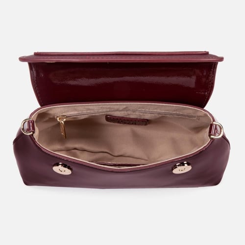 شنطة كاجوال باللون الأبيض