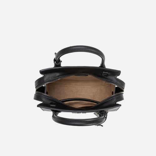 شنطة كلاسيك بألوان مختلفة