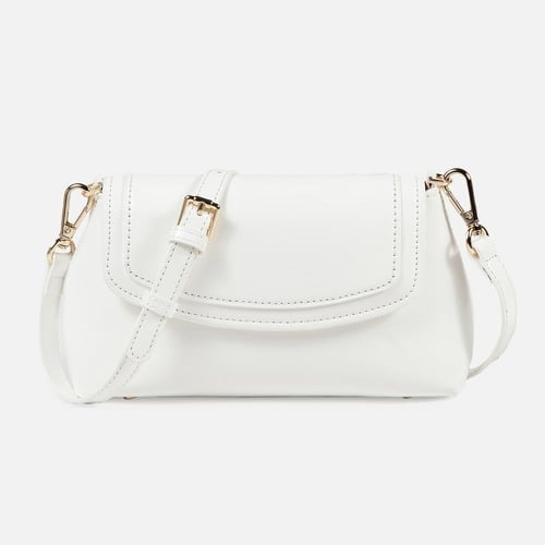 شنطة كاجوال باللون الأبيض