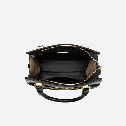 شنطة يد انيقة بألوان مختلفة