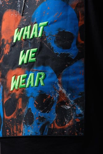 تشيرت اسود بـرسومات