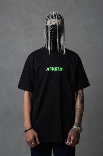 تشيرت اسود بـرسومات