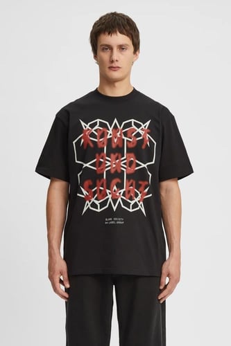 تشيرت اسود برسمة