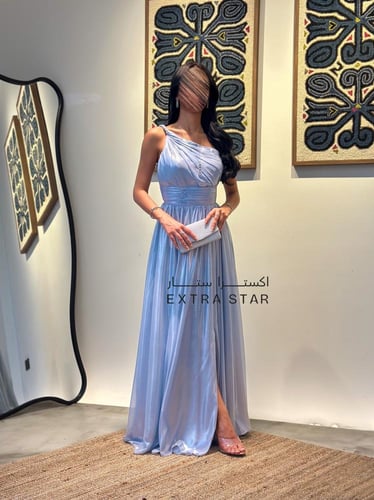 فستان طويل ناعم