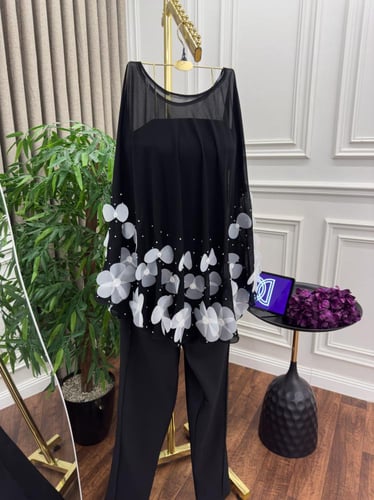 أفرول بخامه باربي وشيفون تطريز ورود ابيض