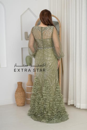 فستان سهره طويل بفصوص فخم
