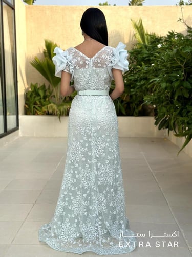 فستان سهره طويل دانتيل بفصوص بأكمام اورجنزا