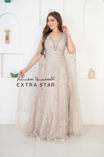 فستان سهره طويل مطرز بتصميم اكمام كيب