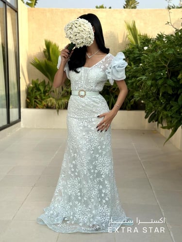 فستان سهره طويل دانتيل بفصوص بأكمام اورجنزا