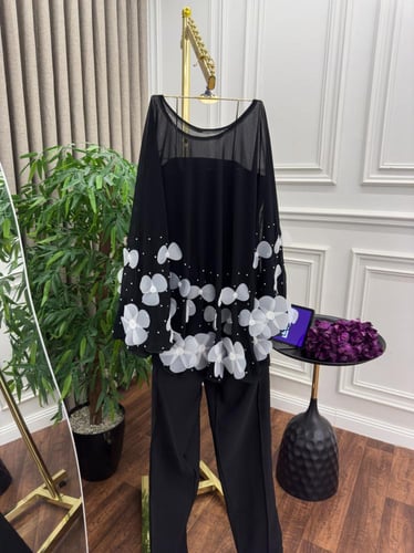 أفرول بخامه باربي وشيفون تطريز ورود ابيض