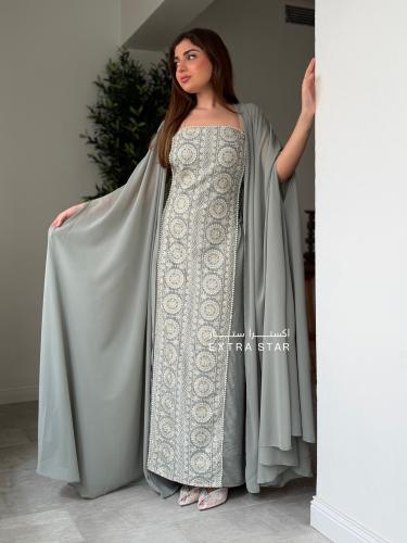 جلابية بتطريز أمامي فاخر مع عباية شفافة