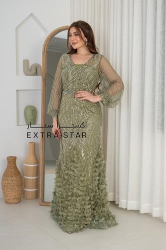 فستان سهره طويل بفصوص فخم