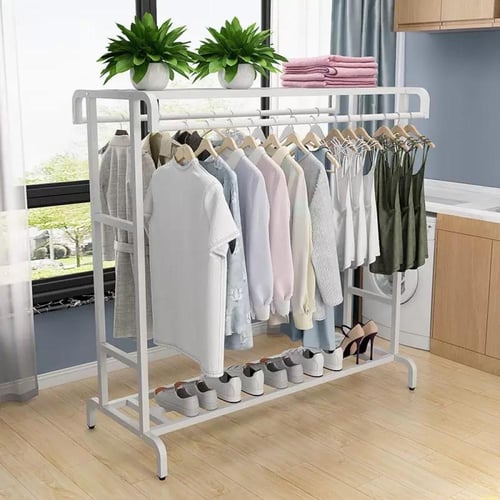 “علاقة ملابس معدنية بتصميم عملي وأرفف تخزين متعددة...