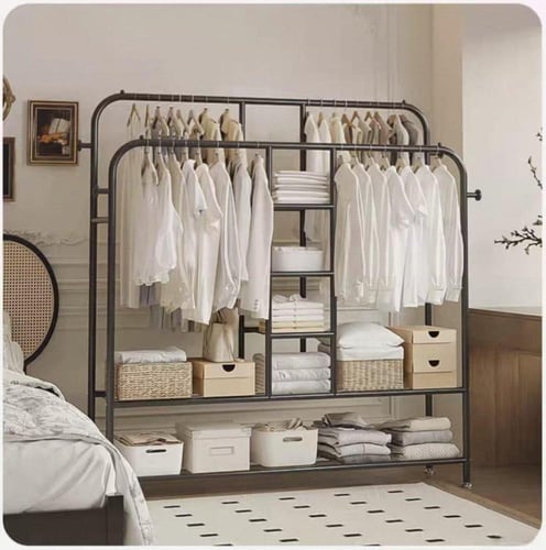 استاند عملاق لتنظيم الملابس بعلاقة مزدوجة وعدة رفو...