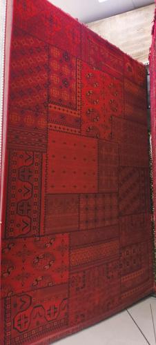 سجاد افغاني احمر