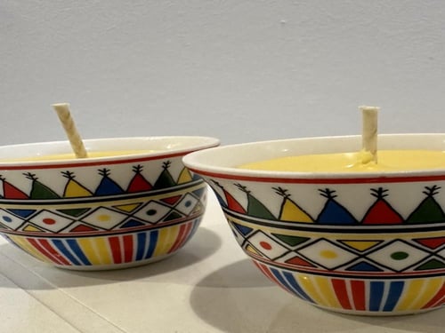 شمعه العسل الطبيعي بروائح مميزه وتصميم فنجال تراثي