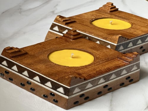 شمعه العسل الطبيعي بروائح منعشه وصندوق خشبي مصنوع...