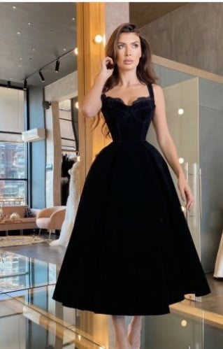 فستان اسود مخمل