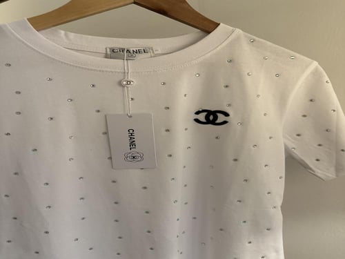 تيشيرت شانيل نسائي