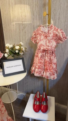 فستان ديور بنات مشجر احمر