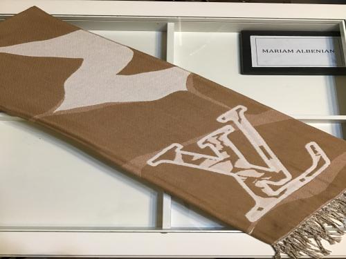 شال لويس فيتون