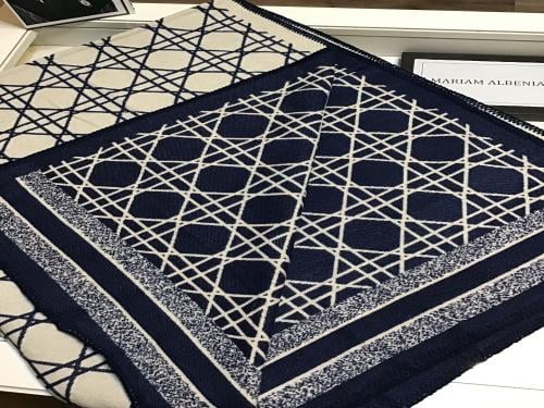 بطانية ديور مواليد