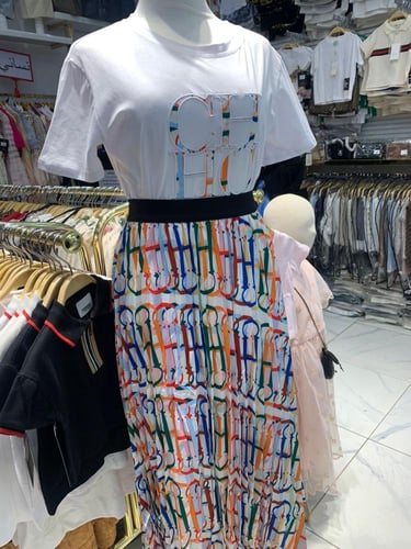 طقم سي اتش نسائي تنوره + تيشيرت تطريز